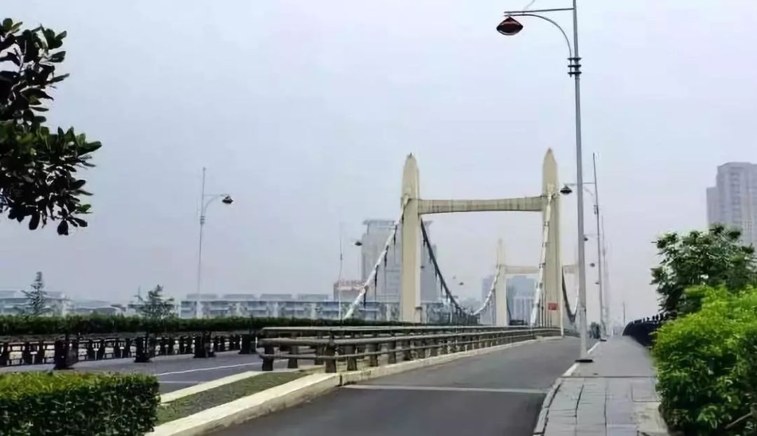 飛鳳大橋維護、保養(yǎng)工程即將施工，車主們請注意改道繞行。