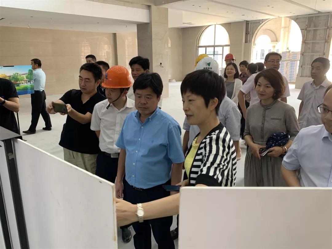 市委常委、組織部長(zhǎng)徐仲儀一行赴老年大學(xué)新建工程一期開展調(diào)研